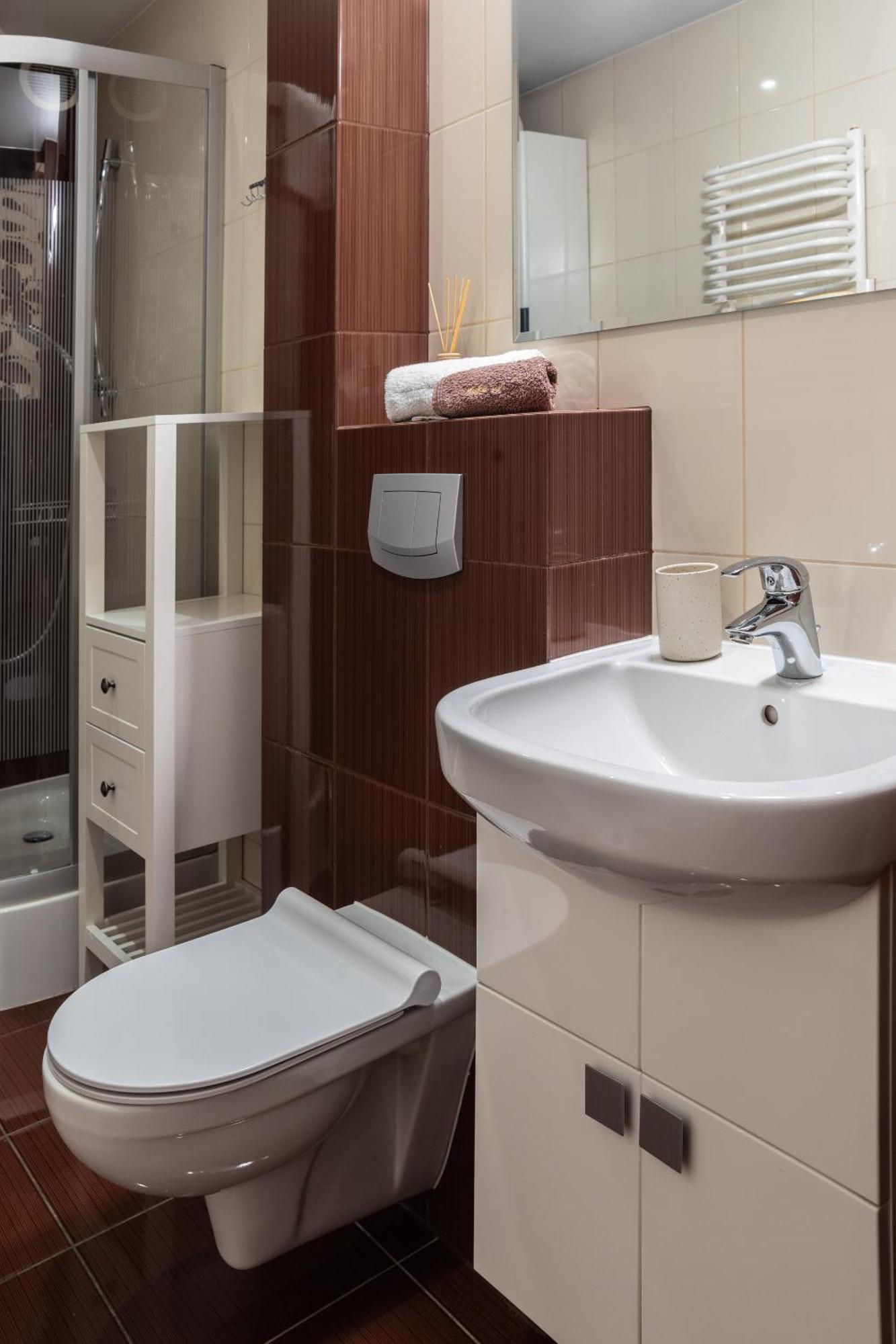 Aparthotel City Center Apartments Krynica Zdroj Ngoại thất bức ảnh